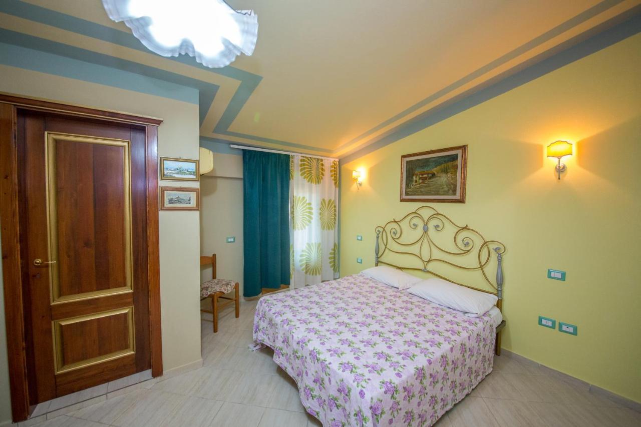 Hotel "San Saena " ราดฮีมือ ภายนอก รูปภาพ